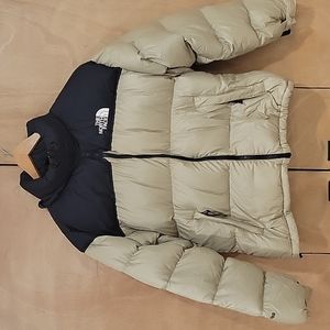 Men's Retro Nuptse jacket, size Large